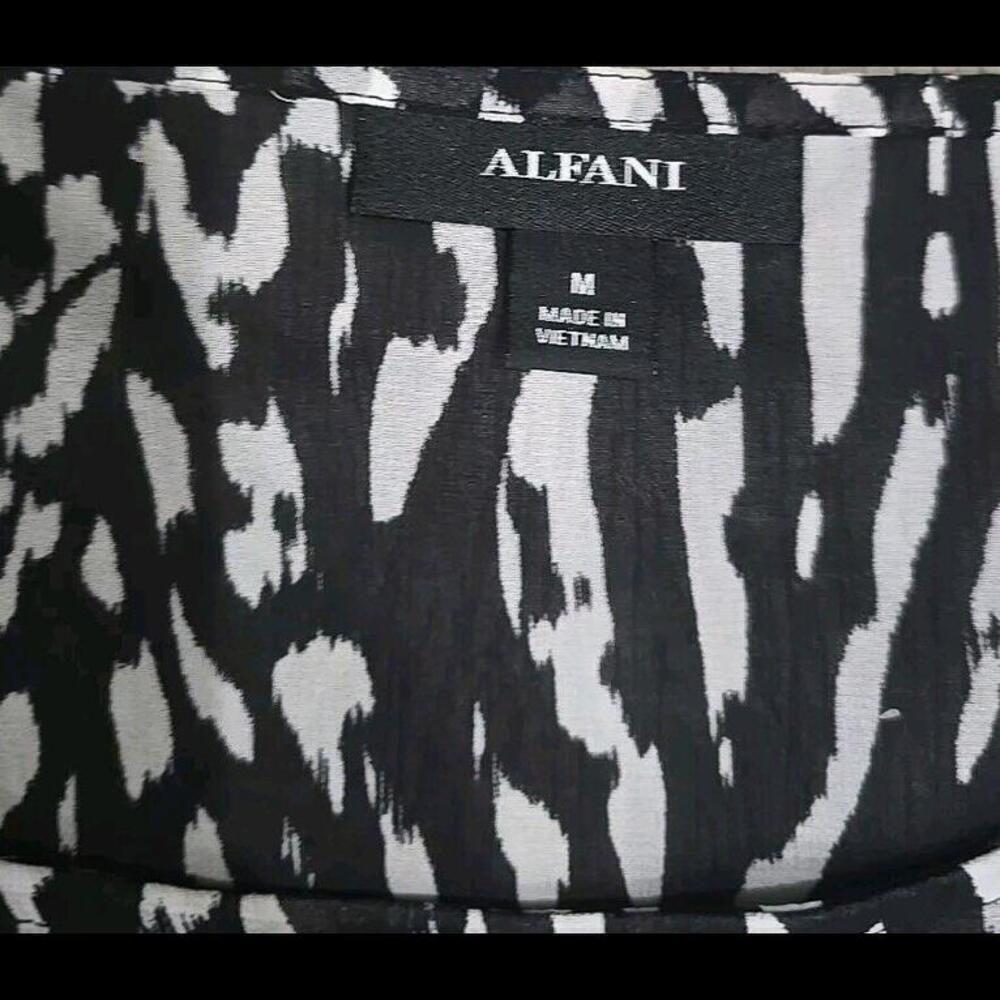Alfani Women's Smocked Top White/black zebra Size Petite Medium - Picture 4 of 4